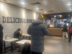 -麦当劳(上海虹桥站30B检票口楼上)