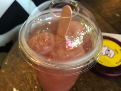 -莓园冰淇淋店