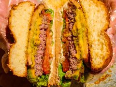 -三勾JJJ Burger&Coffee(梅溪湖店)