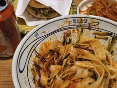 -陇上秦轩西安biangbiang面(朝龙汇店)