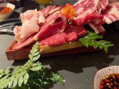 -铭牛烧肉·和牛海鲜自助(高新月牙湖店)