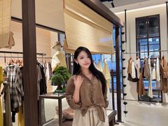 -王府井奥莱棋盘山小镇