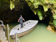 -怀托摩萤火虫洞