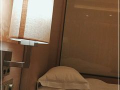 -广州花都皇冠假日酒店