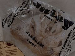 芋泥三角芝士包-Juicy Bakery(大学路店)