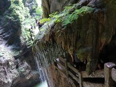 -龙水峡地缝景区