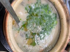 -大富蚝乌东哥饭店·石锅鱼杂·柠檬鸭(革新路店)