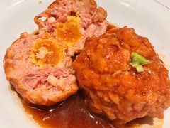鸭蛋黄狮子头-梅飞酒家(名辉豪庭店)