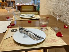 -Mark&Mars Restaurant
