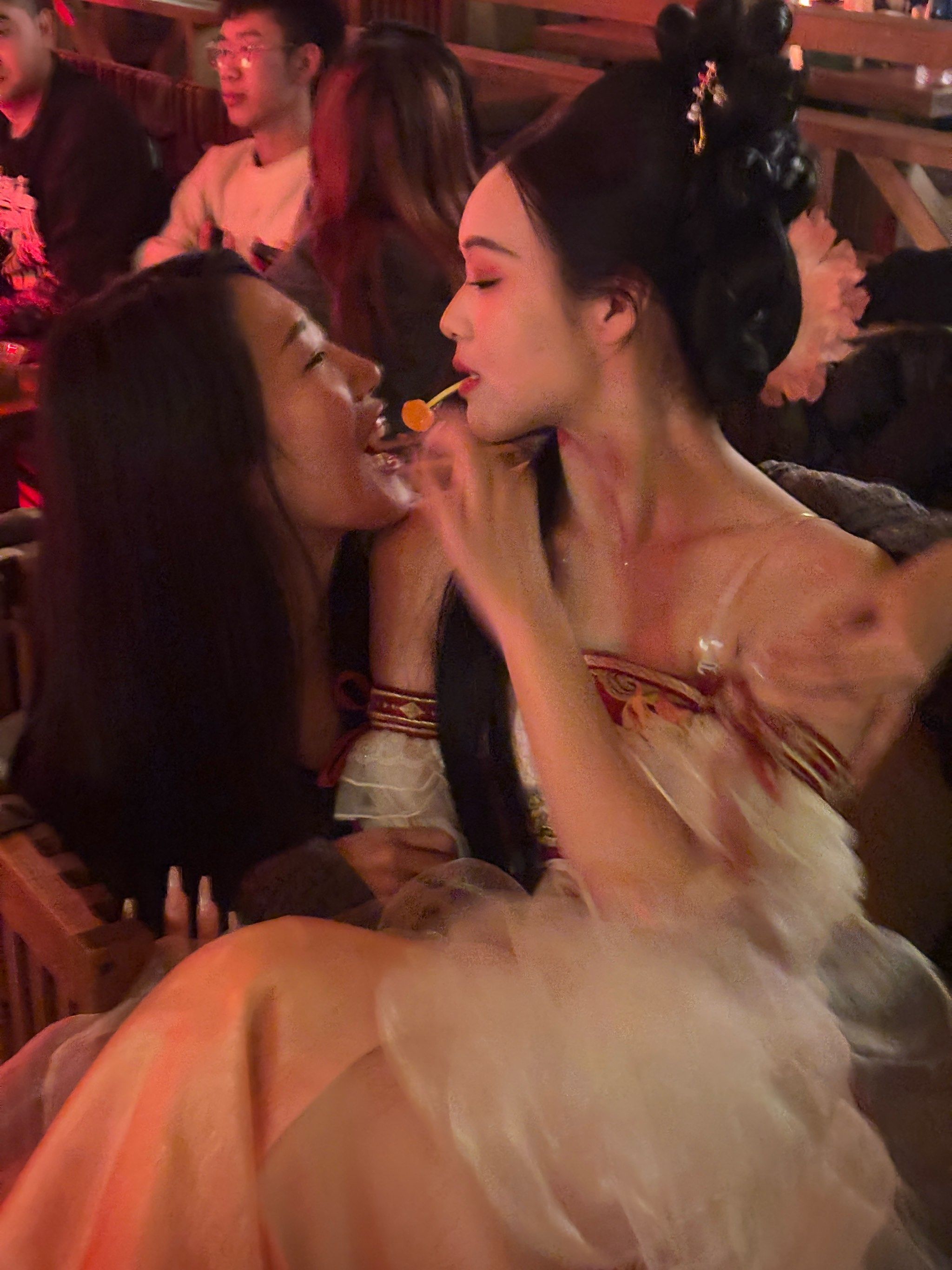 纣王的快乐我也体会到了 \\n谁能拒绝香