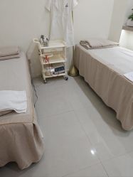 -苗方清颜专业祛痘·皮肤管理