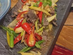 酸木瓜炒牛肉-紫滇源云南生态菜(丹凤街店)