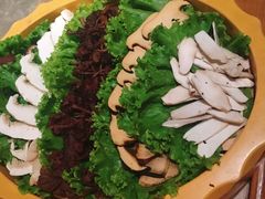 -老牌坊云南鱼豆花火锅(嵩山店)