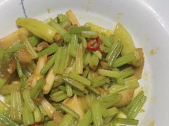 -江宴渔村·鱼鲜土菜(紫荆广场店)