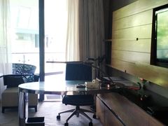 -上海滴水湖皇冠假日酒店