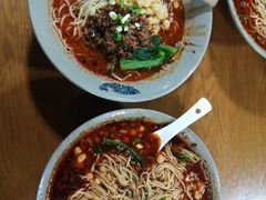 -丁丁猫重庆小面(徐州路店)