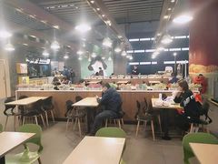 大堂-麦当劳(郑州东高铁站店)