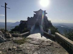 -鸡鸣山旅游风景区