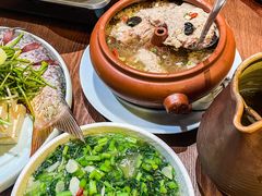 -老滇山寨•云南特色菜•地方菜•民族风情歌舞表演(金碧店)