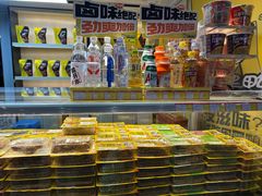 -周黑鸭(地铁虹桥火车站店)