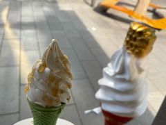 疯狂的蜂蜜冰淇淋-OUR Bakery(三里屯太古里店)