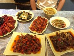 巴厘龙虾(音乐学院店)-巴厘龙虾·榜首油焖大虾(音乐学院·沿江酒馆店)