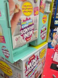 -逝水玩具折扣店