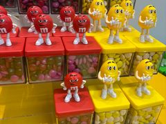 -m豆巧克力世界(上海世茂广场店)