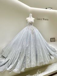 -Renee芮亦婚纱(原丽莎)
