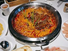 -茅草房·河畔园林火锅