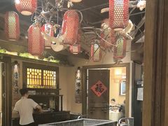 -帅巴人舅母子腊蹄民俗村