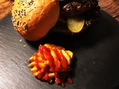 -HIGH FIVE哈福手工汉堡(桂林路店)