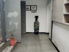 -五号文艺酒店(拙政园苏博地铁站店)