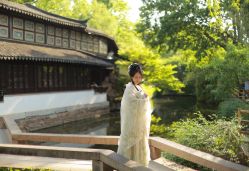 -一揽芳华汉服旗袍体验馆(拙政园店)