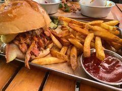 小恶魔牛仔汉堡-Devils’ Brewery小恶魔精酿啤酒(泛海美式熏肉店)