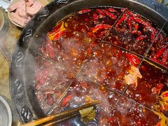 -渝嘴小老弟老火锅(华新村店)