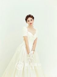 -曼青婚纱礼服馆