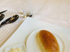 黄油面包-红房子西菜馆(淮海中路店)