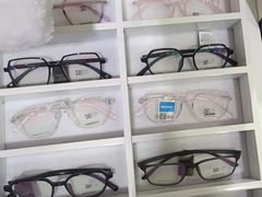 -MiRi眼镜·蔡司·星趣控·尼康控优点视觉合作店(南京东路店)