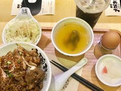 -熊吞·大碗丼烧肉饭(济宁万达广场店)