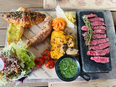 -Mark&Mars Restaurant