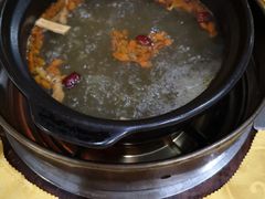 汤底-濠轩阁特色生蚝火锅(水湾路店)