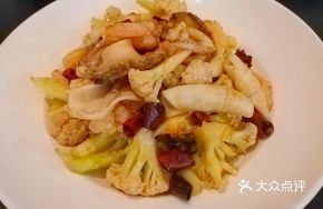 Stir-Fried Three Delicacies with Seasonal Vegetables