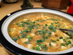 -头上红煨盐鸡·非遗院子餐厅
