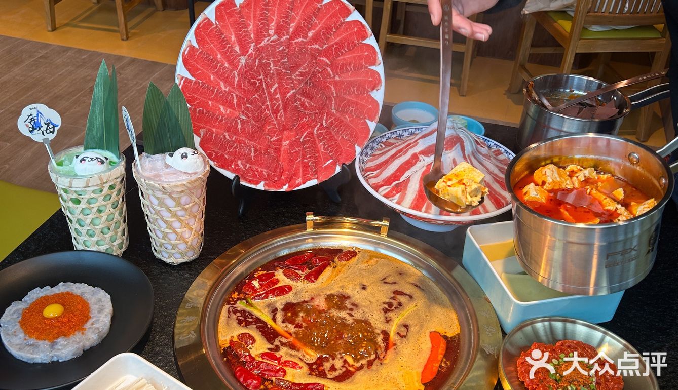 当然，还有他们的招牌瀑布土豆丝，涮三秒就能吃