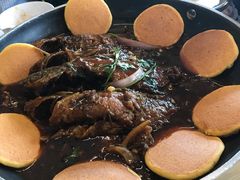 铁锅昂刺鱼贴玉米饼-关东小磨东北菜(上海长风大悦城店)