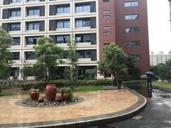 -上海市黄浦区教育学院附属中山学校