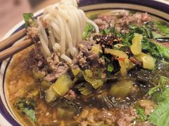 -云阿蛮云南生烫牛肉米线(奉贤路店)