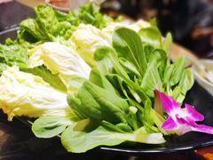 -三人行骨头王火锅(长寿店)