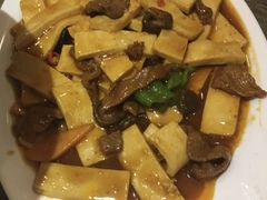 千页豆腐牛腩-巴特餐饮6加1音乐餐吧·新疆菜